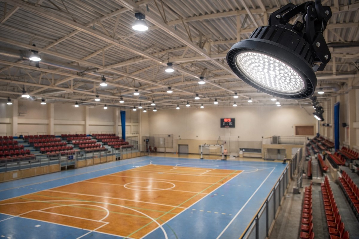 Oświetlenie hali sportowej