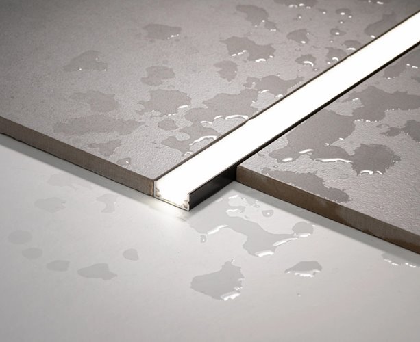 Oprawa liniowa LED IP68 AQU czarna 4500K 60cm