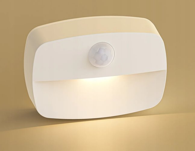 Lampka nocna LED z czujnikiem na baterie 3xAAA