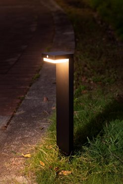 Lampa ogrodowa solarna Suntis słupek z USB 50cm