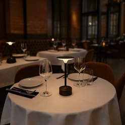 Lampka nocna LED z akumulatorem Tavolo 2,5W czarna