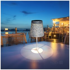 Lampa stołowa solarna z ażurowym kloszem IP44 biała