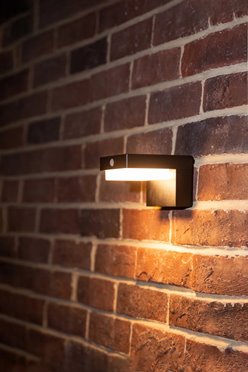 Kinkiet elewacyjny solarny Suntis obrotowy z USB