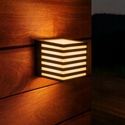 lampa elewacyjna czarna