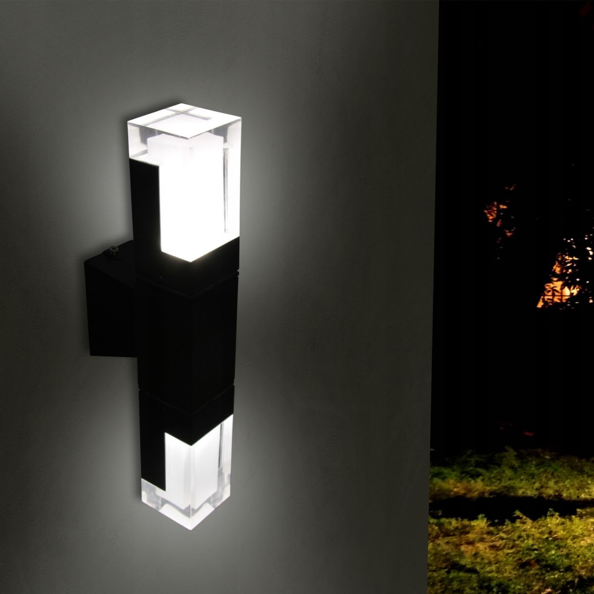 Lampa elewacyjna góra dół